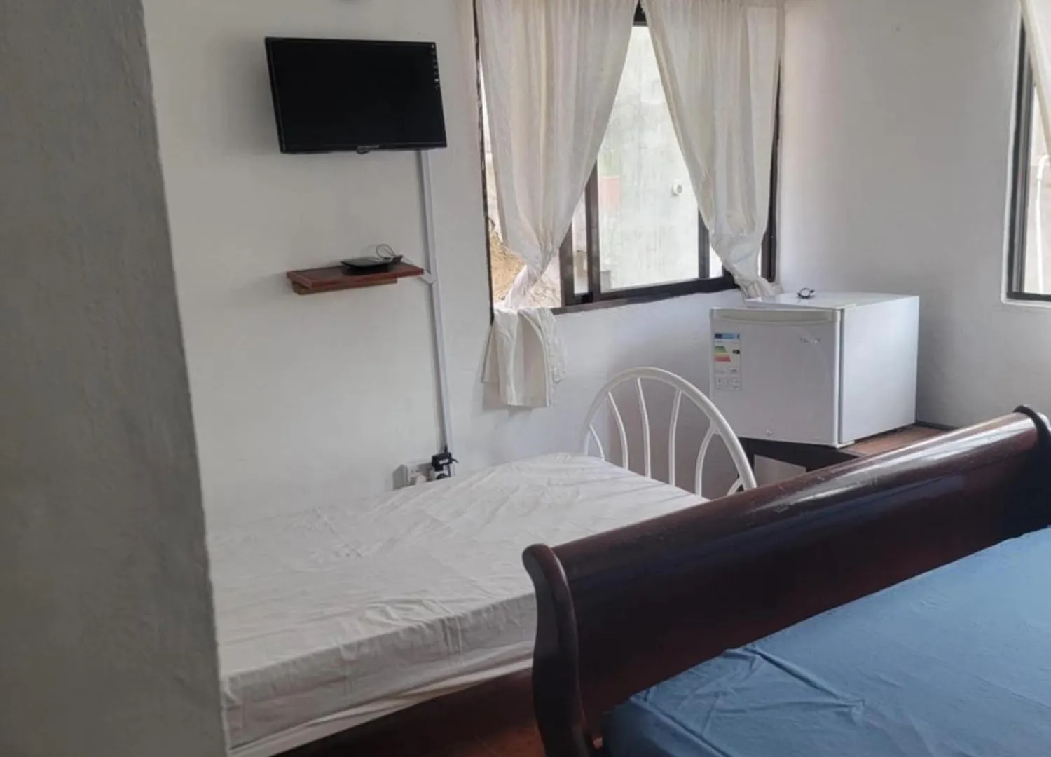 Papayas Self Catering Room Victoria